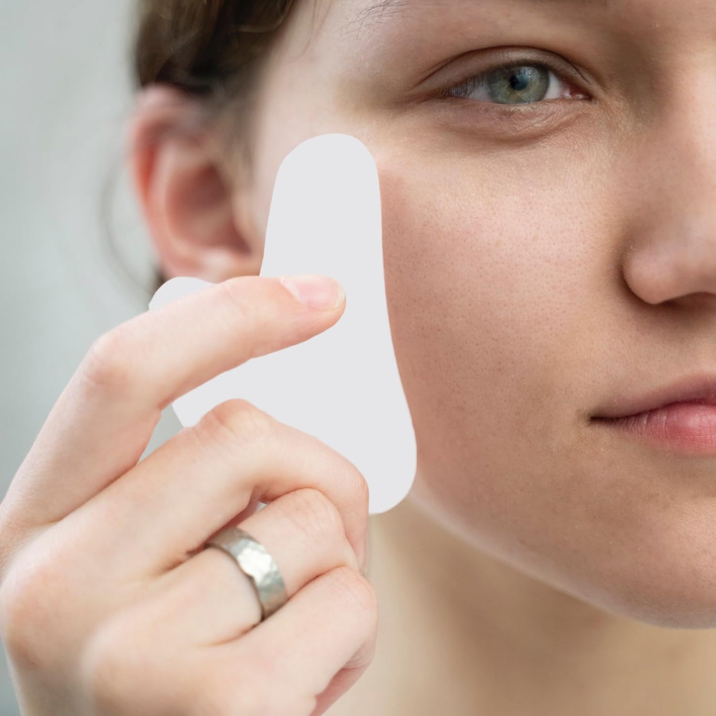 Earth & I Fuzzy headband White Jade Roller & Face Guasha Set 3pc, At Home Spa Essentials, Women Self Care, Face Tool for Lymphatic Drainage, Gua Sha Roller, Gusha, Spa Accessories for Women