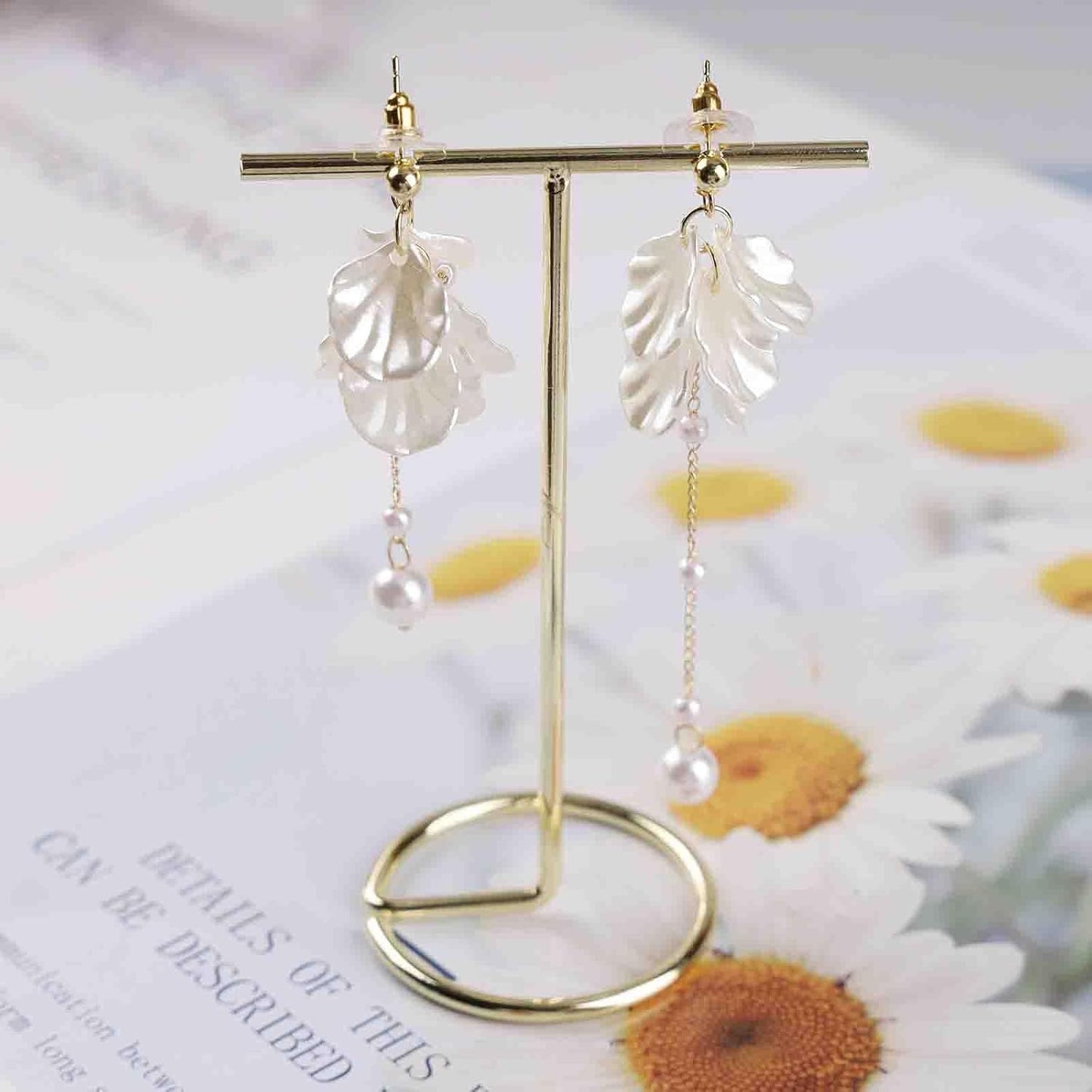 Vintage Pearl Flower Drop Earrings Long Pearl Chain Earrings Gold Pearl Tassel Earrings White Flower Dangle Earrings Jewelry for Women