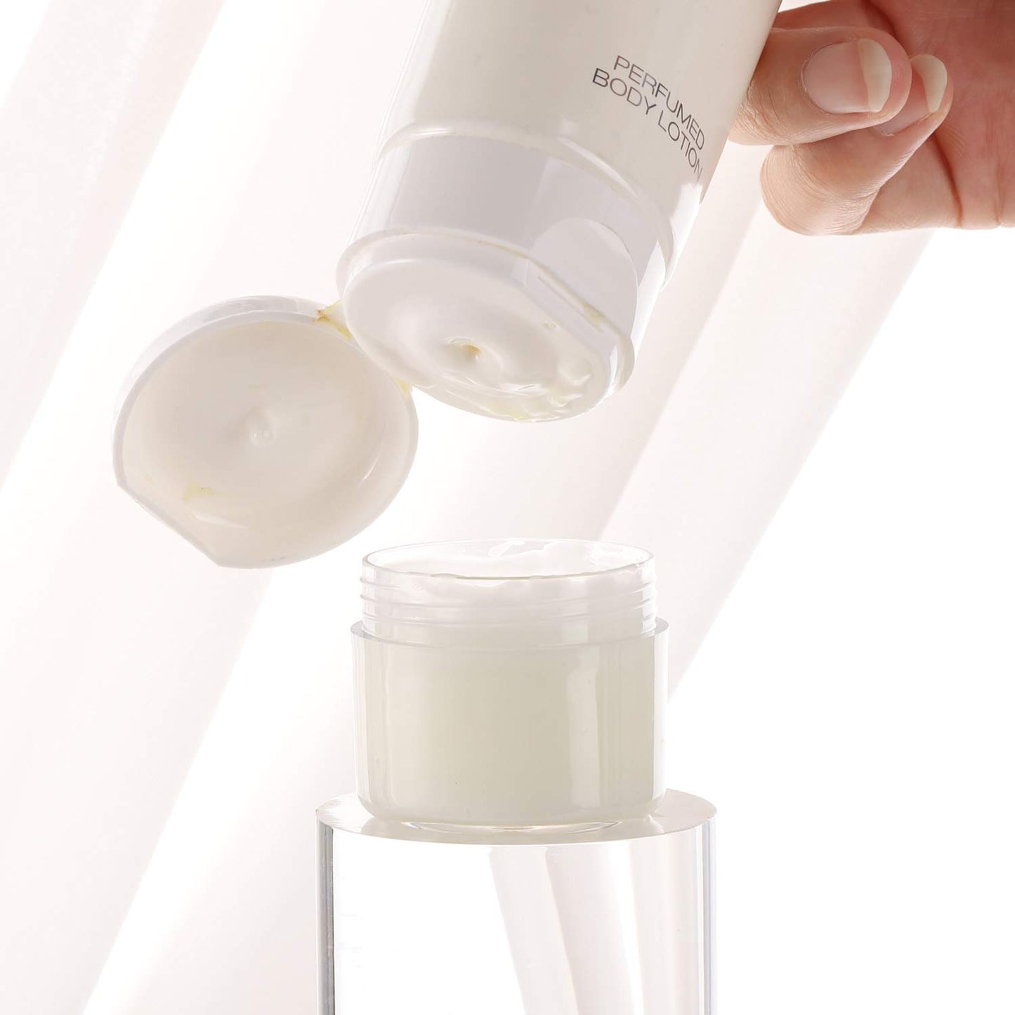 Refillable Cosmetic Sample Jars - 100 Pack 15g (0.5oz) Black Small Travel Containers with Lids + 10 Mini Makeup Spatulas - BPA Free