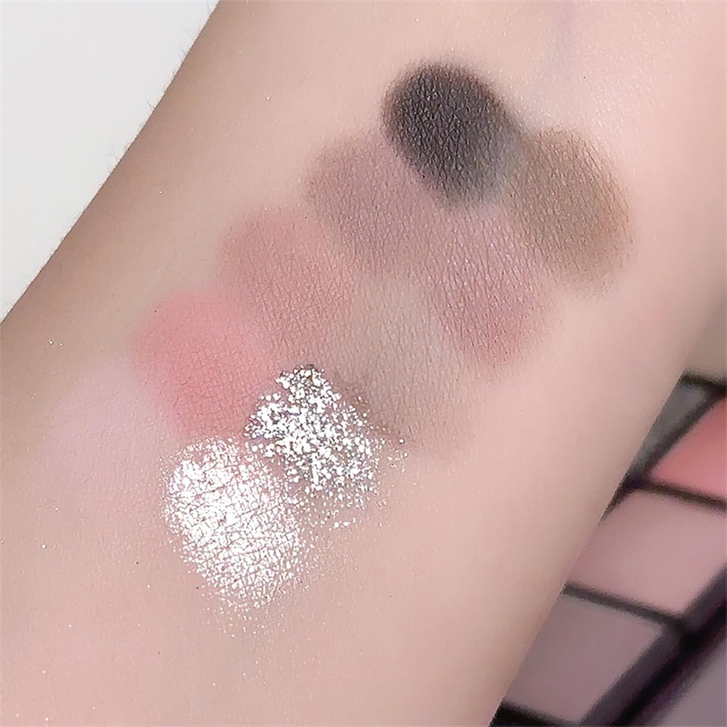 Erinde 10 Colors Eyeshadow Palette Makeup - Matte Shimmer Glitter Eye Shadow, Ultra-Blendable, High Pigmented, Naturing-Looking, Neutral Nude Eyeshadow Pallet with Professional Brush,18