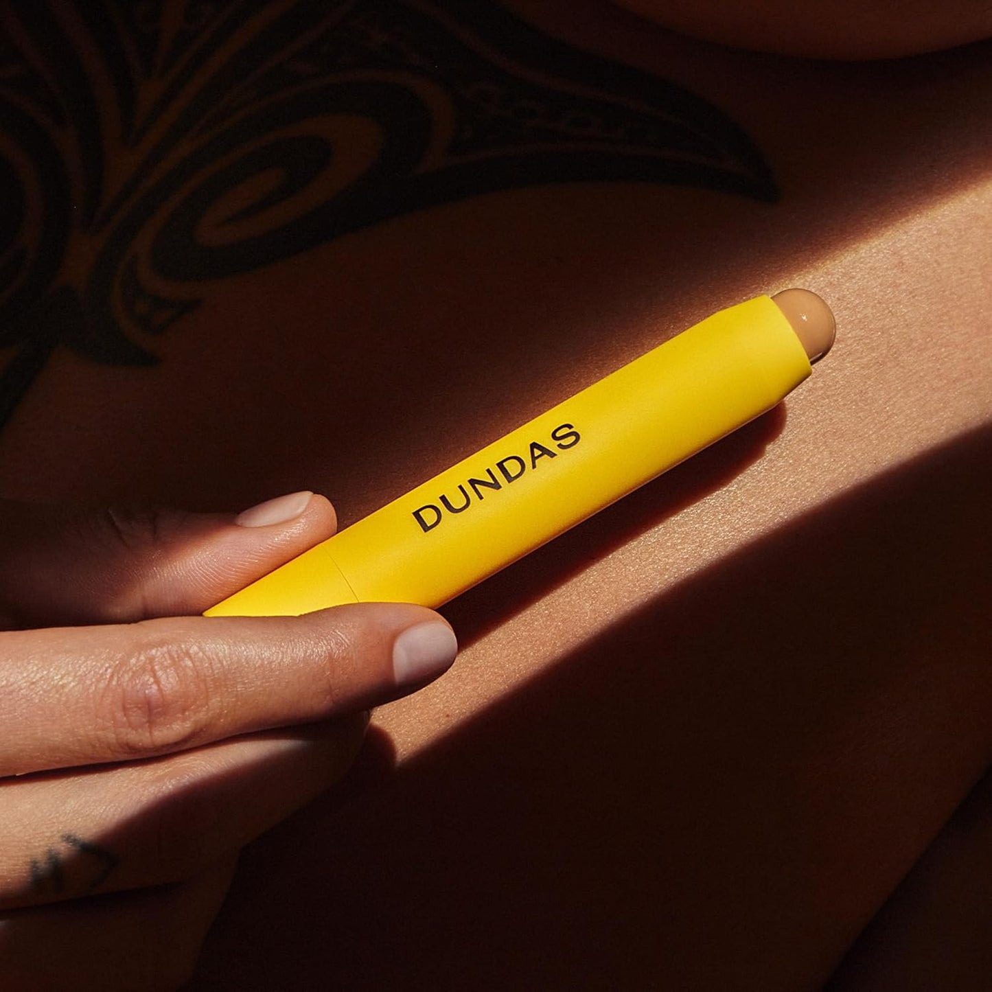 Dundas Undercover Enhancer Concealer Stick, Face Makeup for Natural Glowy Finish, Blurs Imperfections & Under Eye, Lightweight Medium Coverage, For All Skin Types, Gender Neutral, (Filter 7)