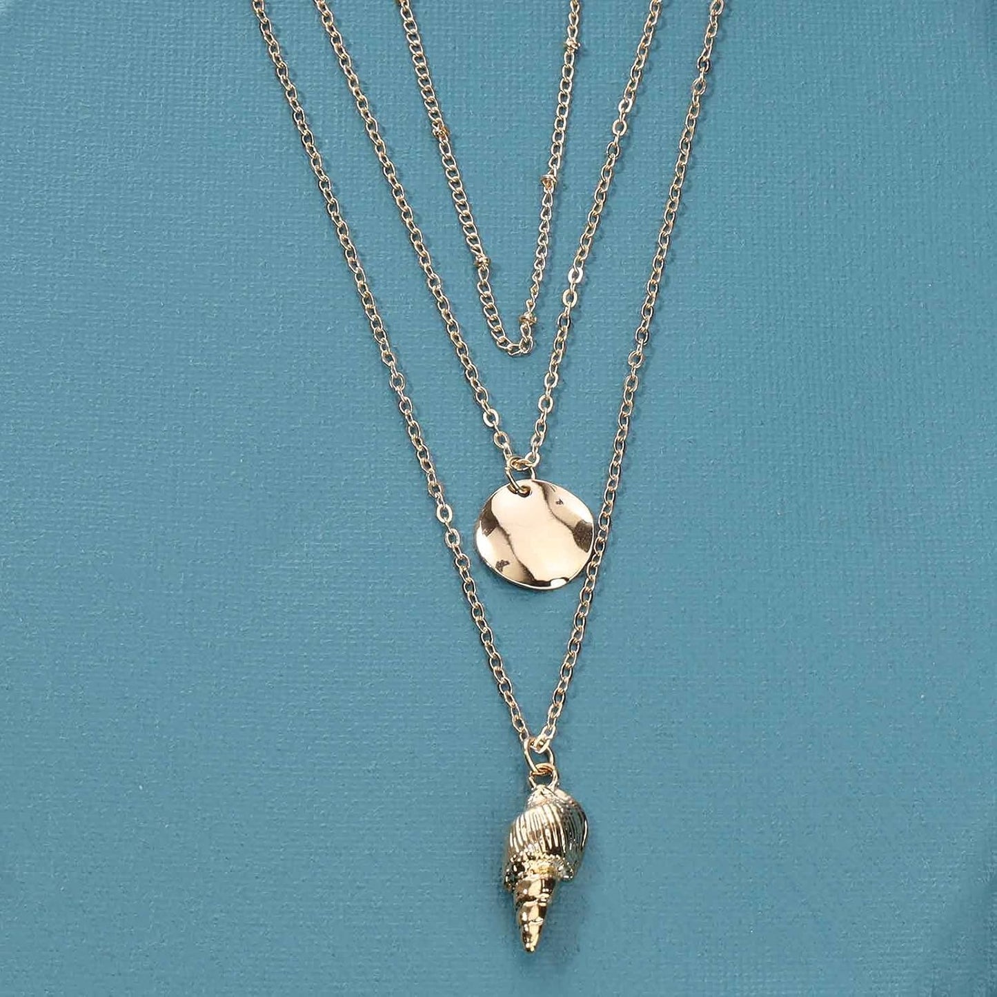 Bohemia Layered Seashell Necklace Choker Gold Coin Disc Pendant Necklace Chain Conch Shell Necklace Handmade Beachy Necklace Jewelry for Women and Girls