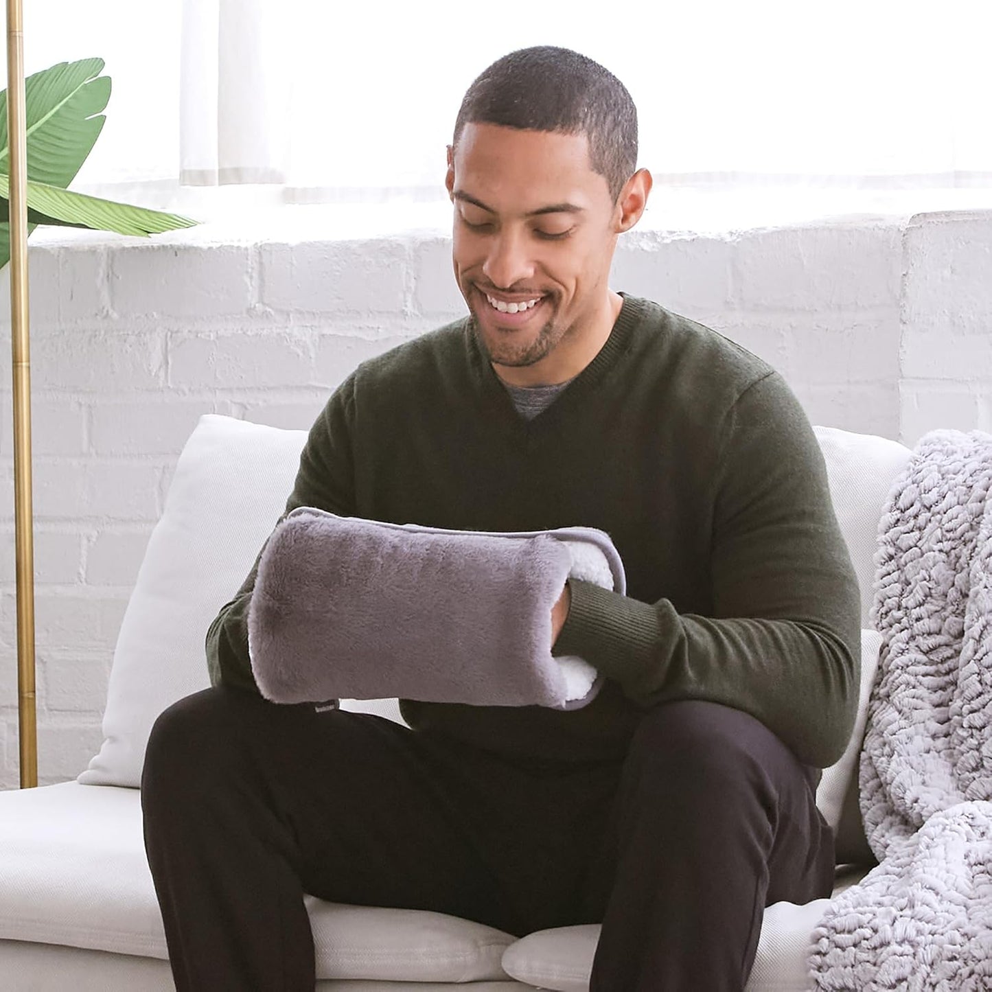 Brookstone Faux Fur Hand Warmer | Soothe Cold Hand Muff with Microwavable Gel Pack for Long Lasting Heat | Cozy Sherpa & Plush Lining for Ultimate Comfort | Hand Muffs for Women & Men