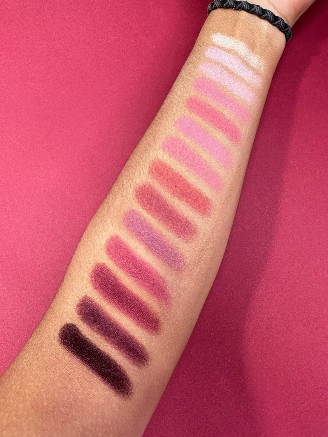 15 Colors Eyeshadow Palette | Versatile Range for Unlimited Eye Looks. (Rose)